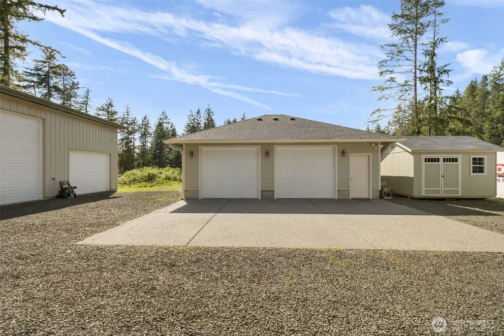 5056 SW Lake Helena Road Port Orchard WA 98367