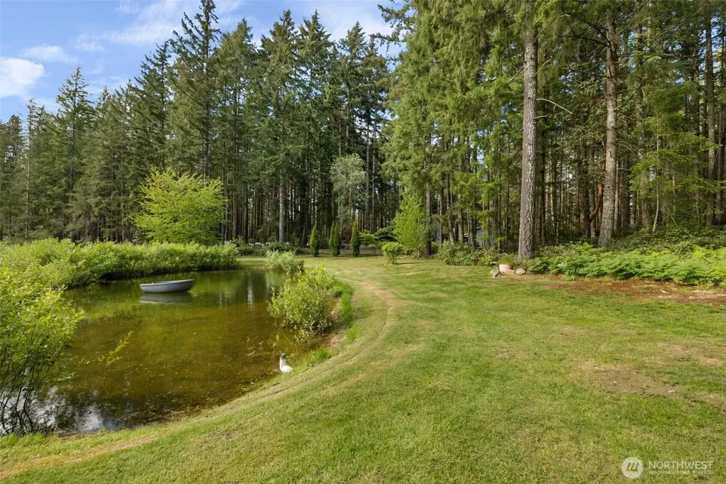 5056 SW Lake Helena Road Port Orchard WA 98367