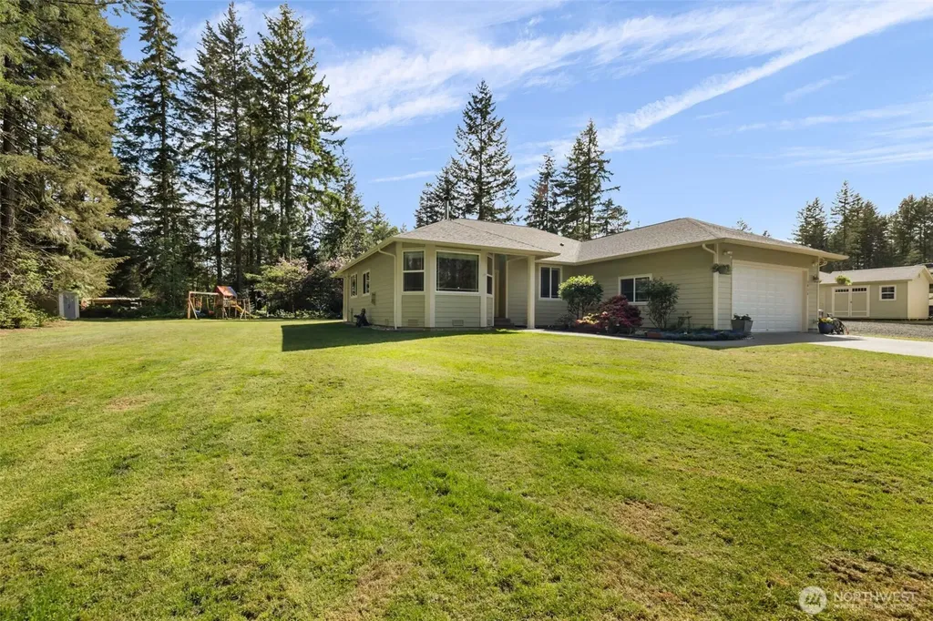 5056 SW Lake Helena Road Port Orchard WA 98367