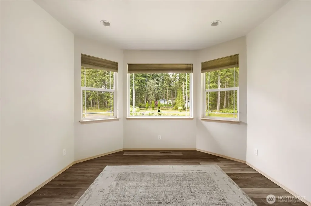 5056 SW Lake Helena Road Port Orchard WA 98367