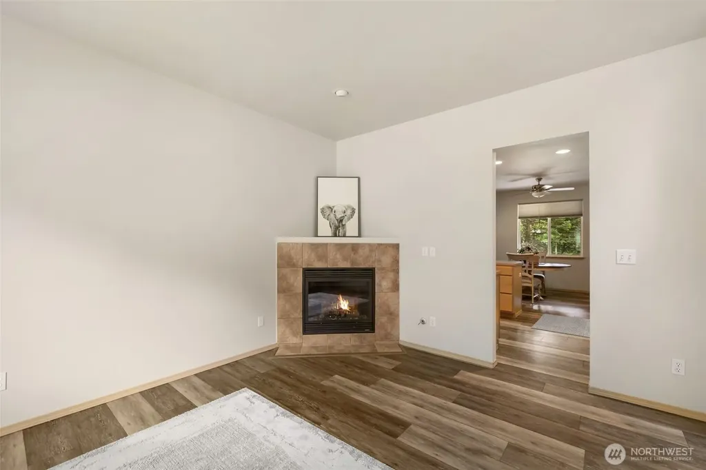 5056 SW Lake Helena Road Port Orchard WA 98367