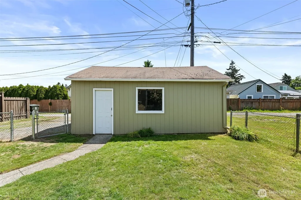 5907 S Yakima Avenue Tacoma WA 98408