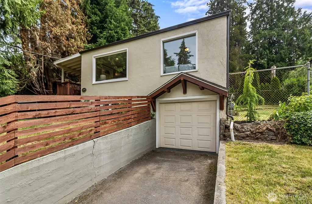 8800 Ravenna Avenue NE Seattle WA 98115