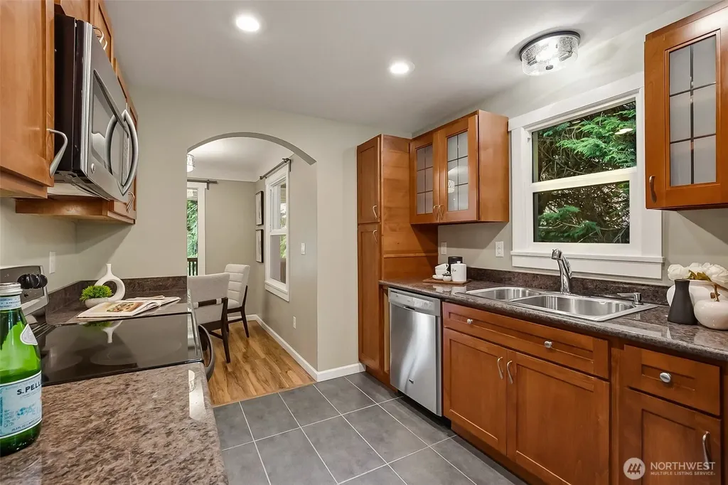 8800 Ravenna Avenue NE Seattle WA 98115