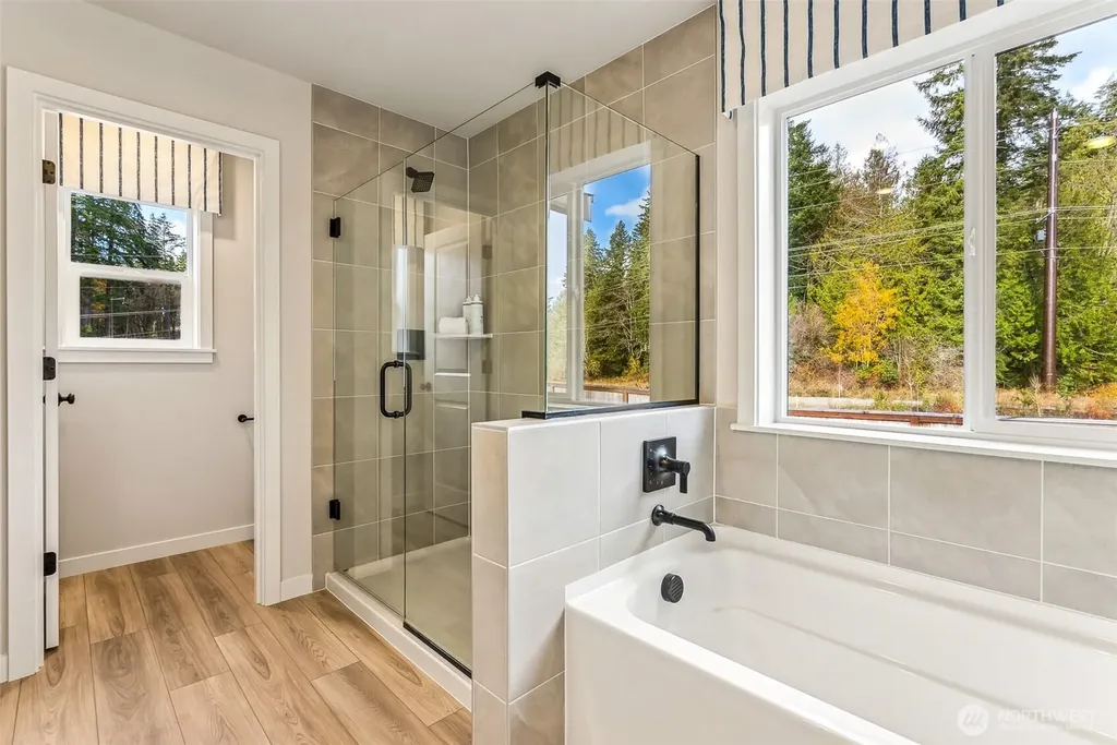 2016 NE Norseman Way Poulsbo WA 98370