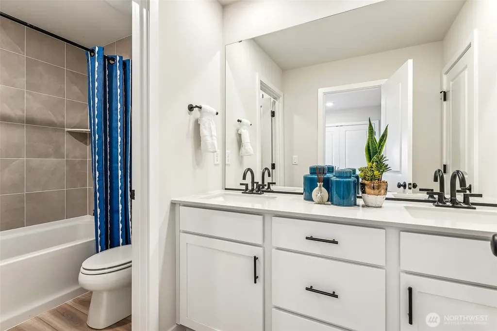 2016 NE Norseman Way Poulsbo WA 98370