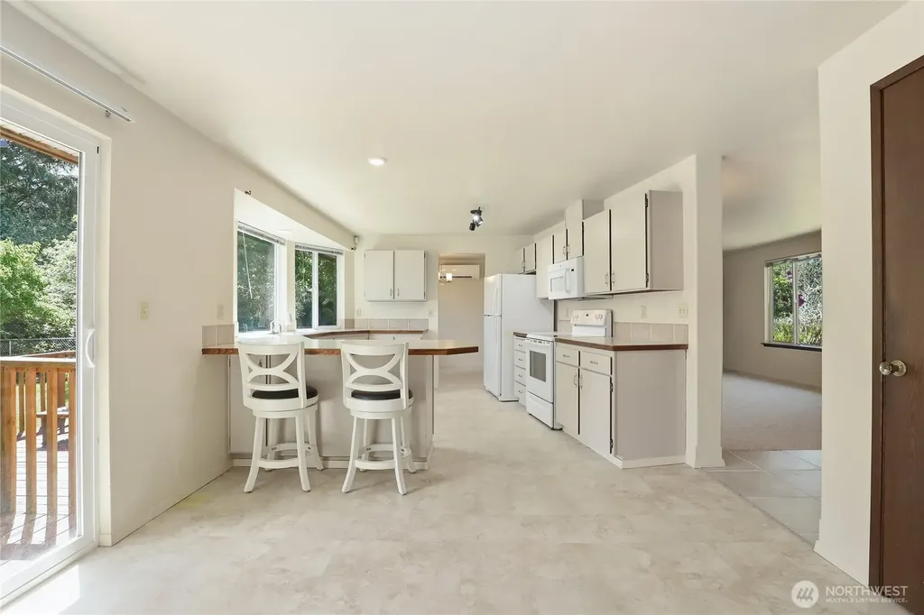 444 Canal Drive SE Ocean Shores WA 98569