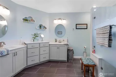 10909 Vickery Avenue E Tacoma WA 98446