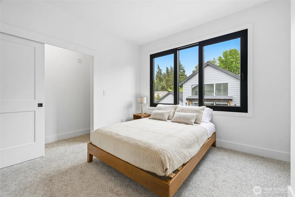 1109 Divine Lane Bellingham WA 98229