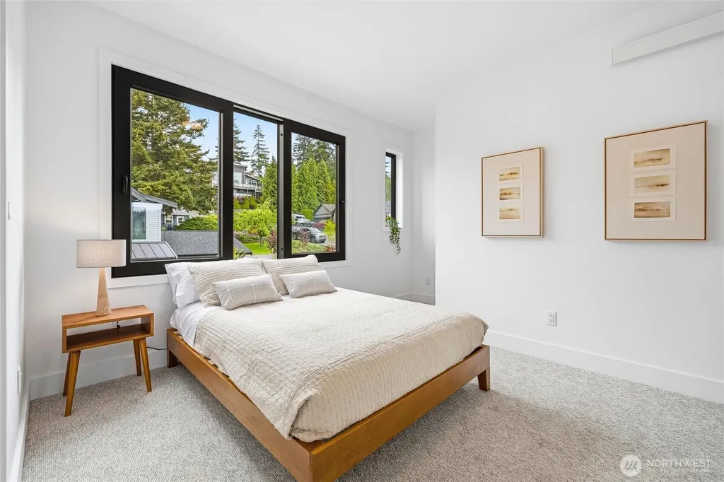 1109 Divine Lane Bellingham WA 98229