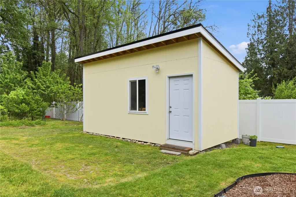 2727 108th Avenue E Edgewood WA 98372