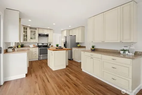24544 SE 43rd Place Sammamish WA 98029
