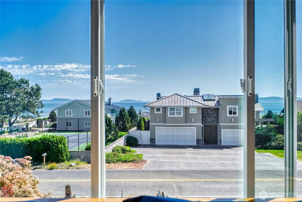1588 Edwards Drive Point Roberts WA 98281