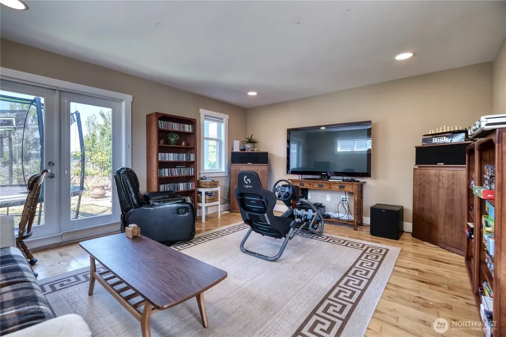 1588 Edwards Drive Point Roberts WA 98281