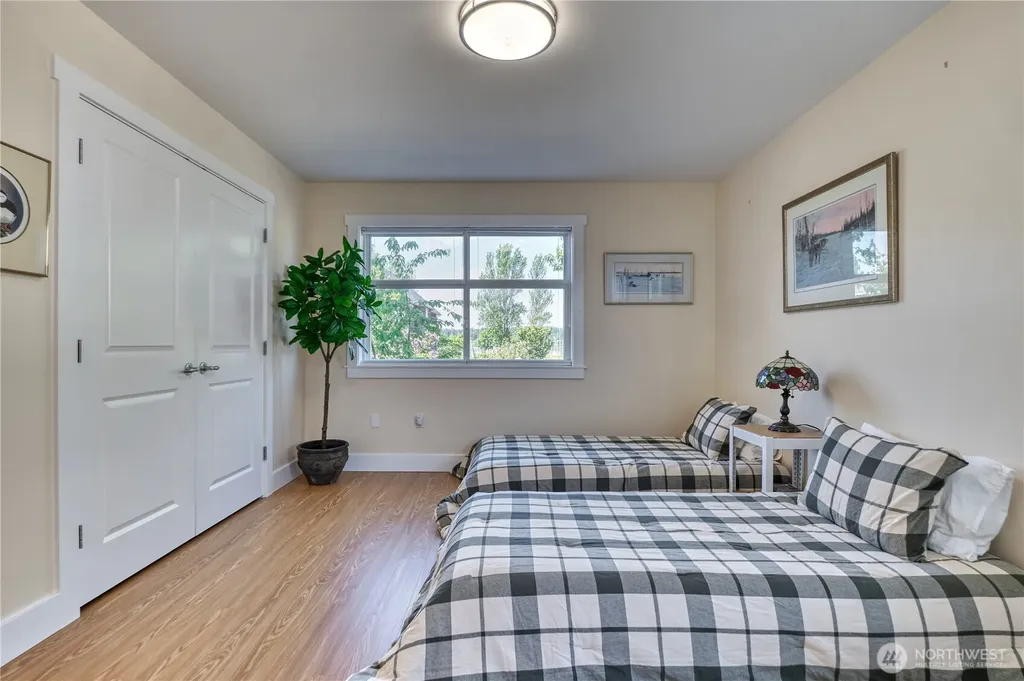 1588 Edwards Drive Point Roberts WA 98281
