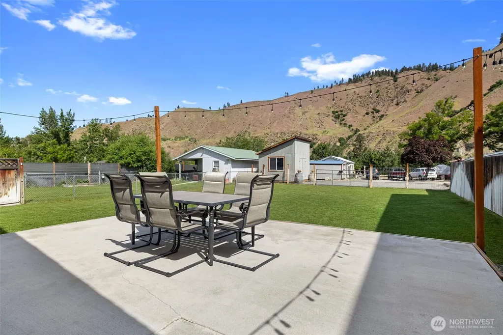 200 W Pleasant Avenue Cashmere WA 98815