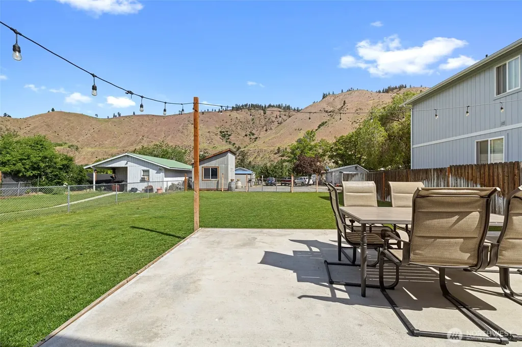 200 W Pleasant Avenue Cashmere WA 98815