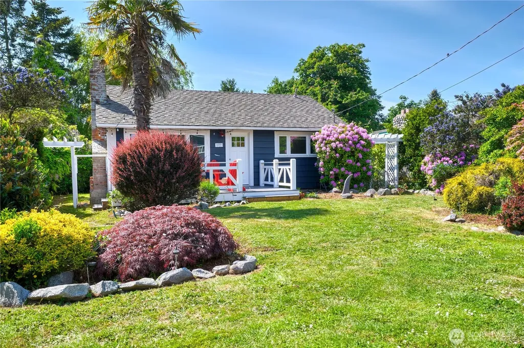 689 Deer Lane Point Roberts WA 98281