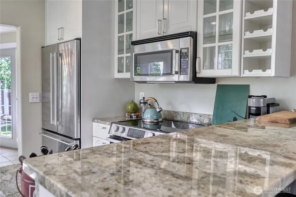 689 Deer Lane Point Roberts WA 98281