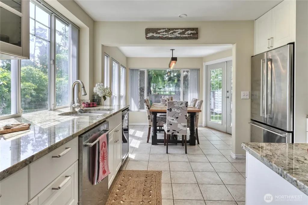 689 Deer Lane Point Roberts WA 98281