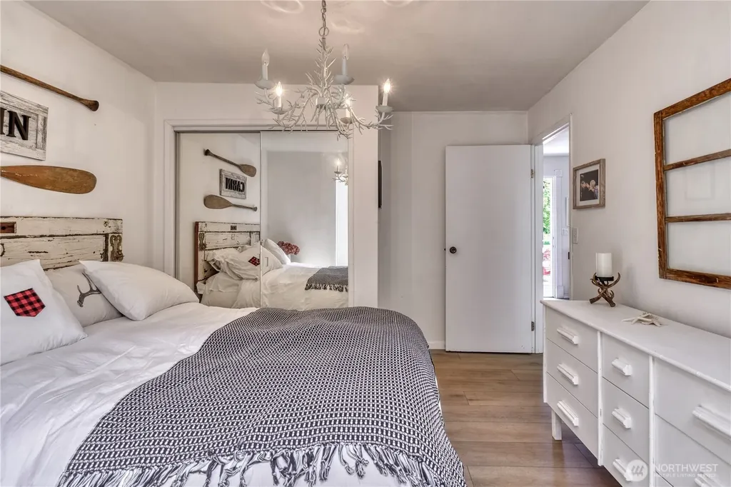 689 Deer Lane Point Roberts WA 98281