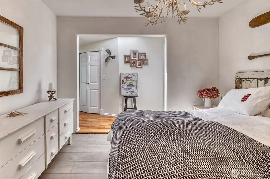 689 Deer Lane Point Roberts WA 98281