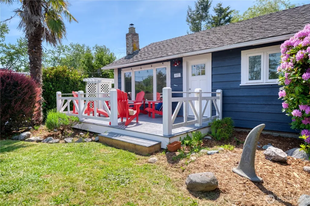 689 Deer Lane Point Roberts WA 98281