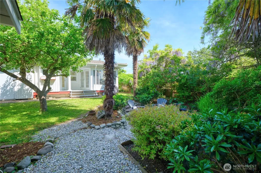 689 Deer Lane Point Roberts WA 98281