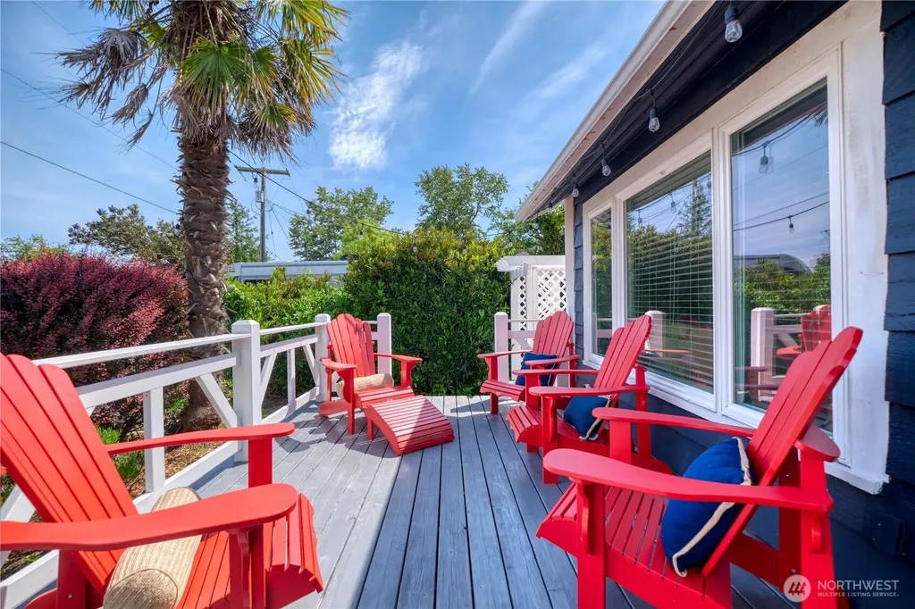 689 Deer Lane Point Roberts WA 98281