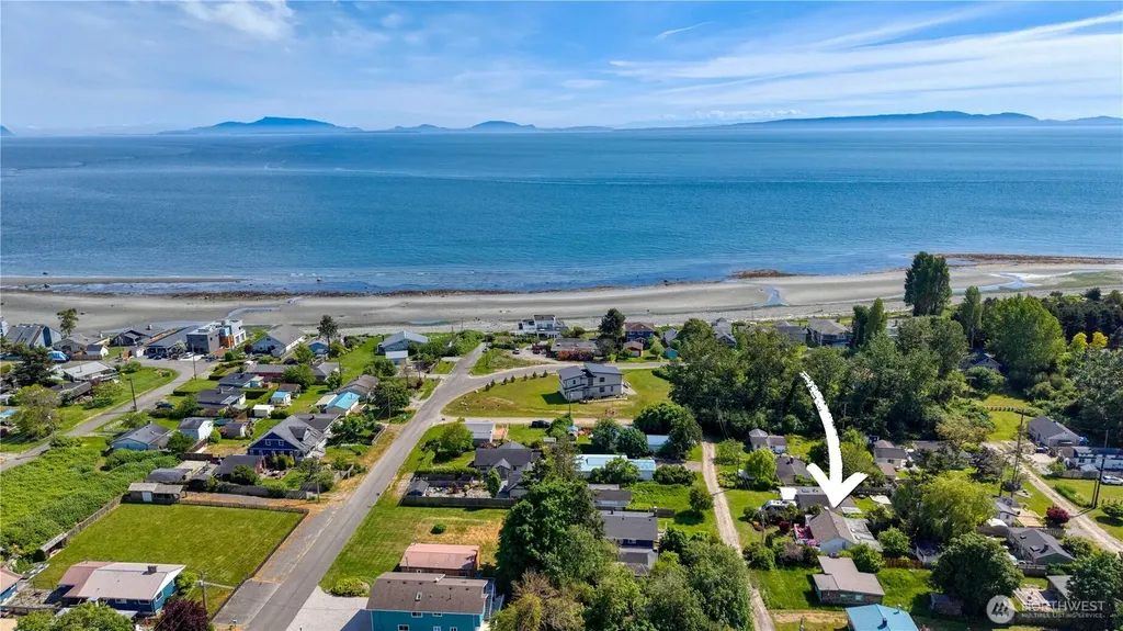 689 Deer Lane Point Roberts WA 98281