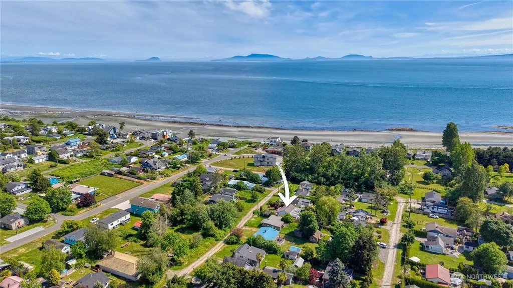 689 Deer Lane Point Roberts WA 98281