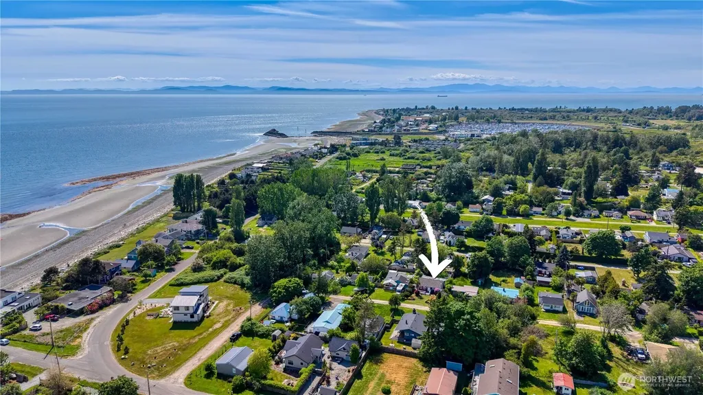 689 Deer Lane Point Roberts WA 98281