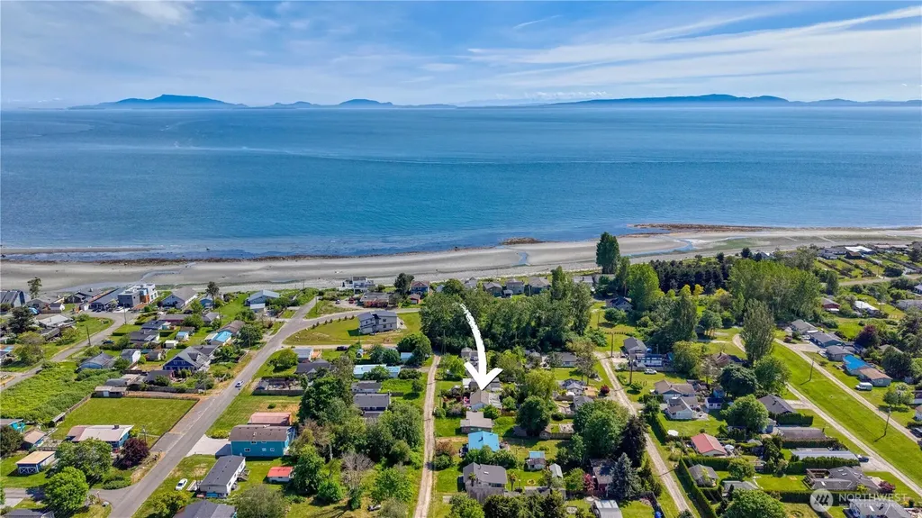 689 Deer Lane Point Roberts WA 98281