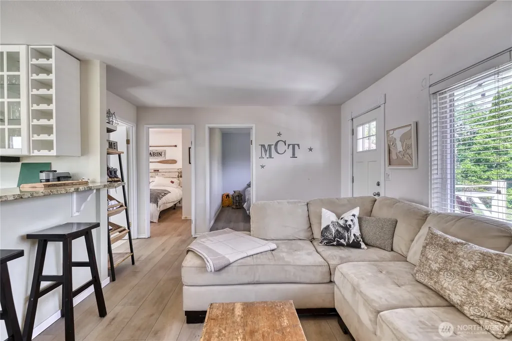 689 Deer Lane Point Roberts WA 98281