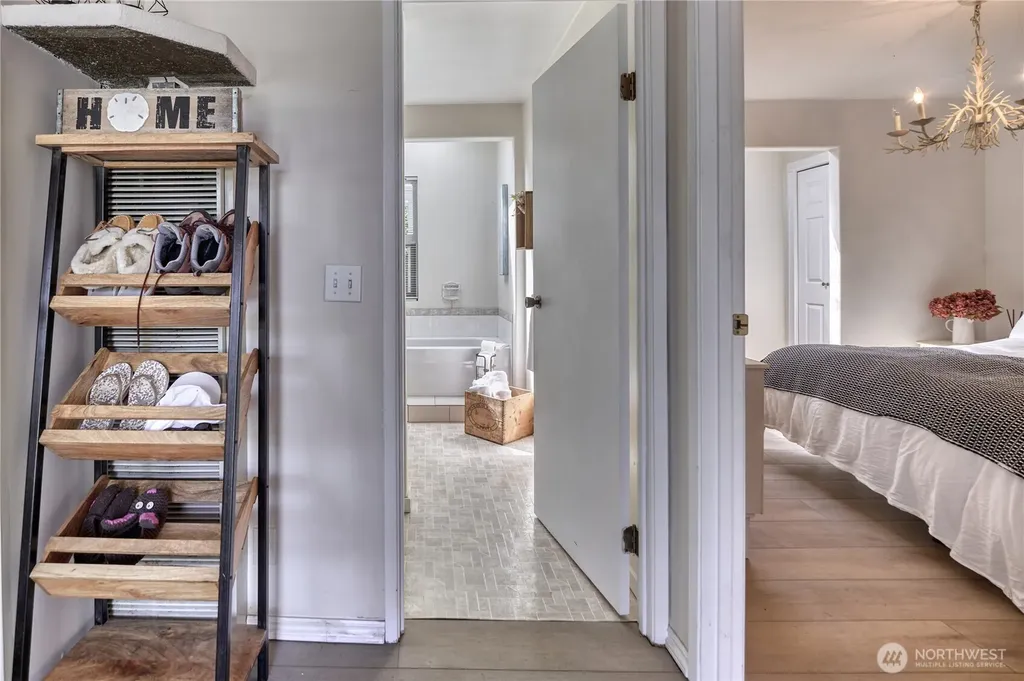 689 Deer Lane Point Roberts WA 98281