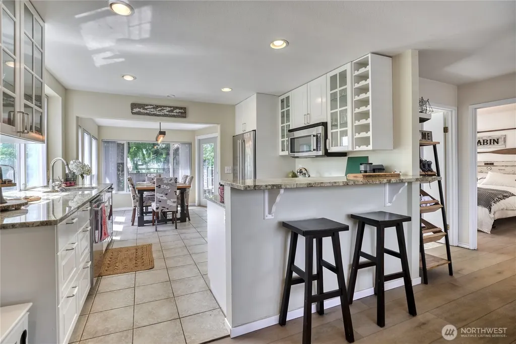 689 Deer Lane Point Roberts WA 98281