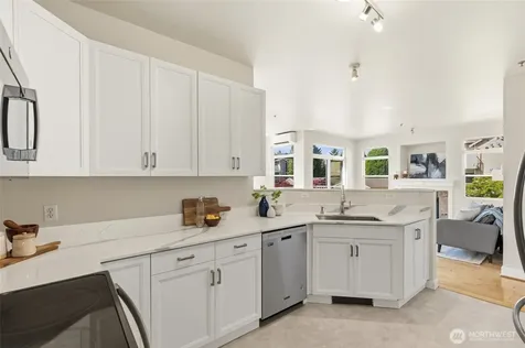 551 241st Lane SE Sammamish WA 98074