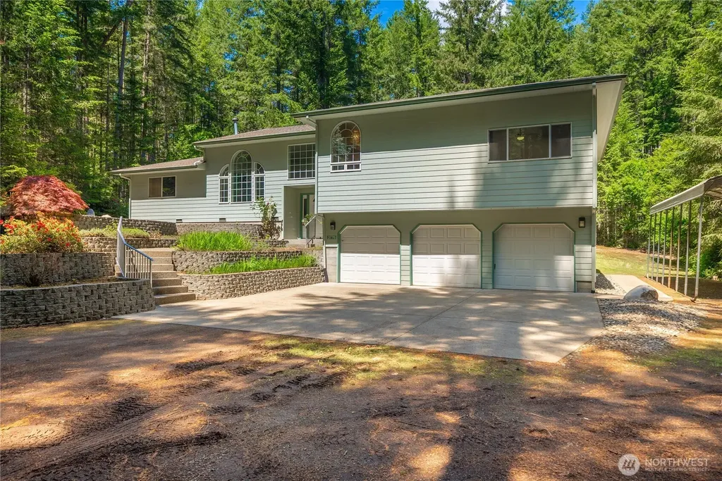 3776 SE Easy Street Lane Port Orchard WA 98367