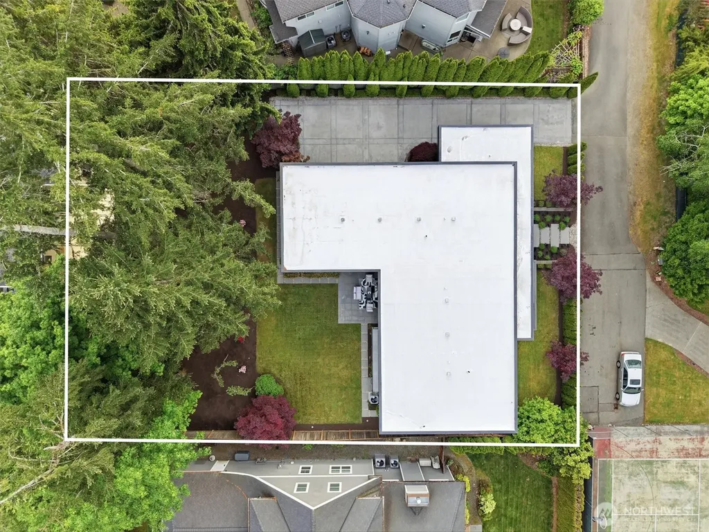 16323 NE 44th Court Redmond WA 98052