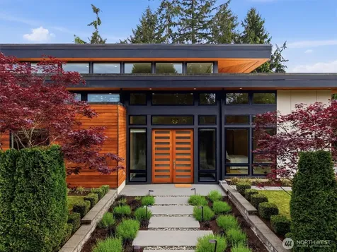 16323 NE 44th Court Redmond WA 98052