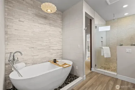 16323 NE 44th Court Redmond WA 98052