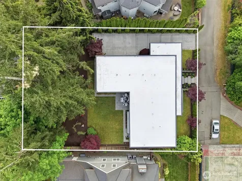 16323 NE 44th Court Redmond WA 98052
