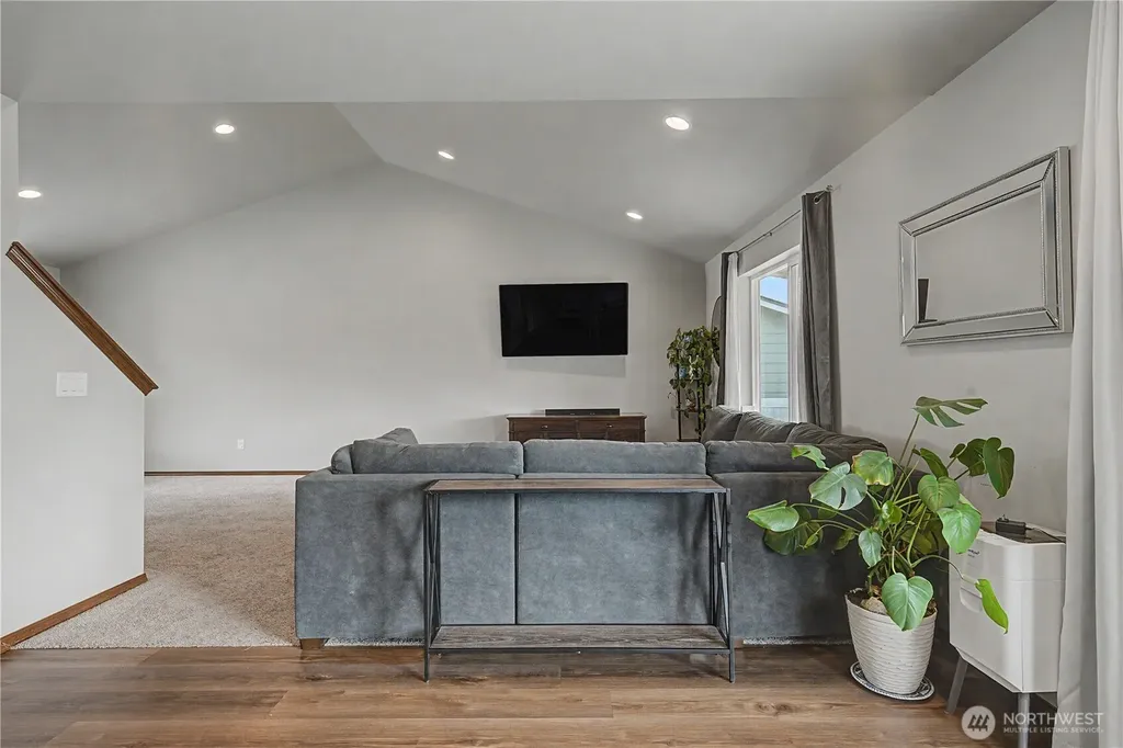 116 George Loop Rock Island WA 98850