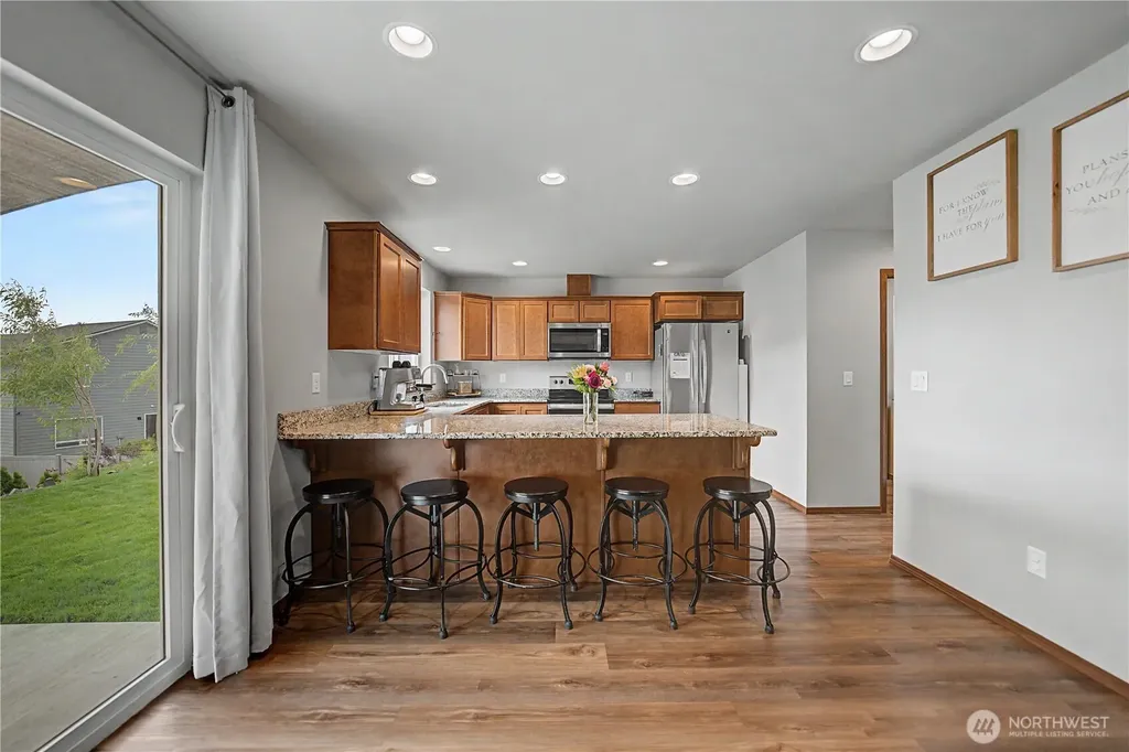 116 George Loop Rock Island WA 98850