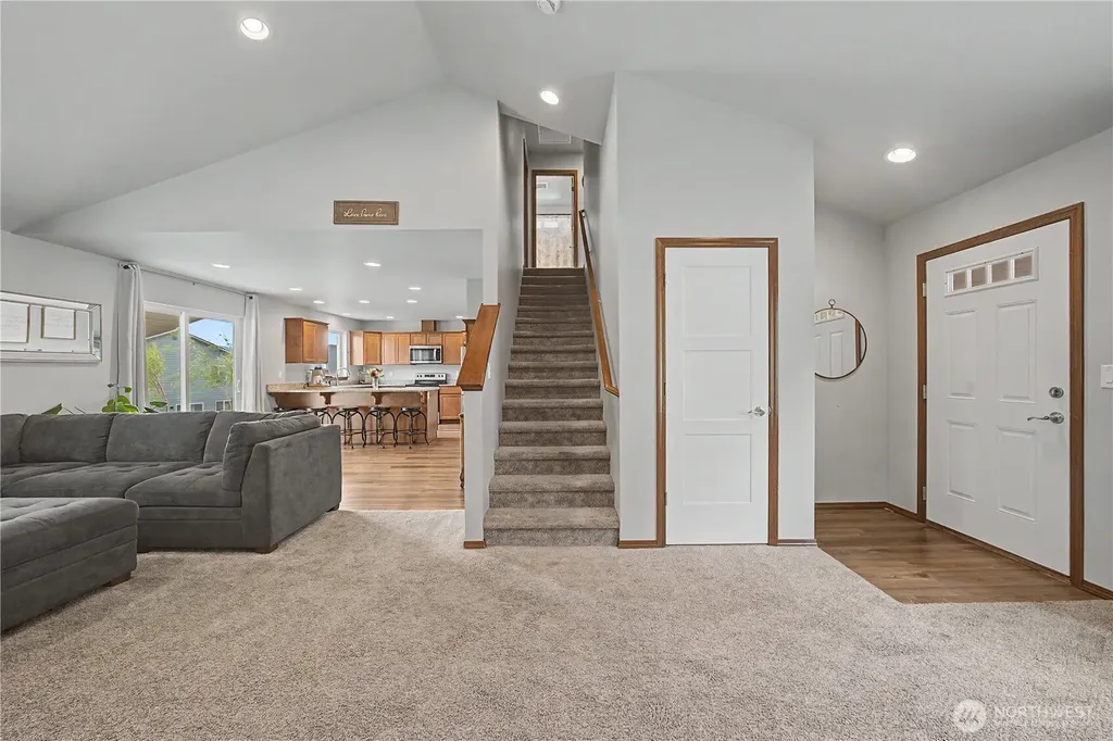 116 George Loop Rock Island WA 98850