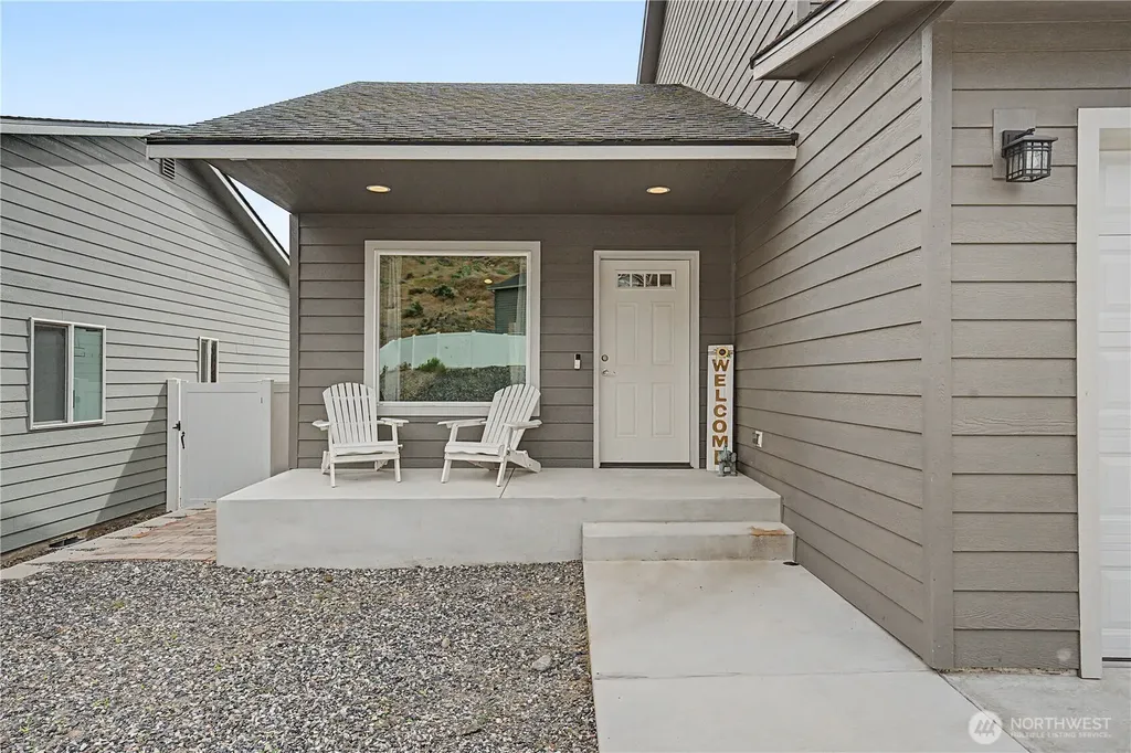 116 George Loop Rock Island WA 98850