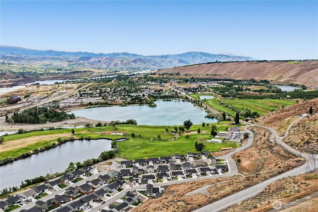 116 George Loop Rock Island WA 98850