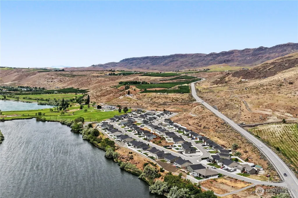 116 George Loop Rock Island WA 98850