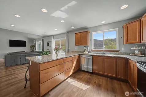 116 George Loop Rock Island WA 98850