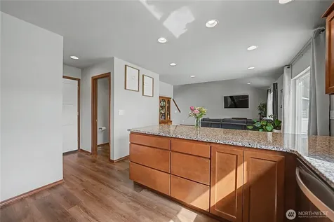 116 George Loop Rock Island WA 98850